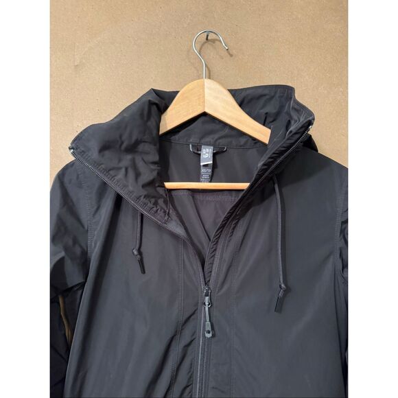 Mountain Hardware Jacket - Picture 2 of 10